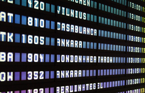 Panel informatiu entrada i sortida avions aeroport