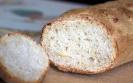 La molla del pa engreixa menys que la crosta.
